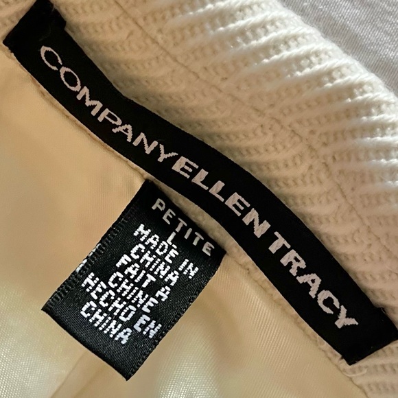 The classic peacoat, perfect color. - Picture 5 of 5